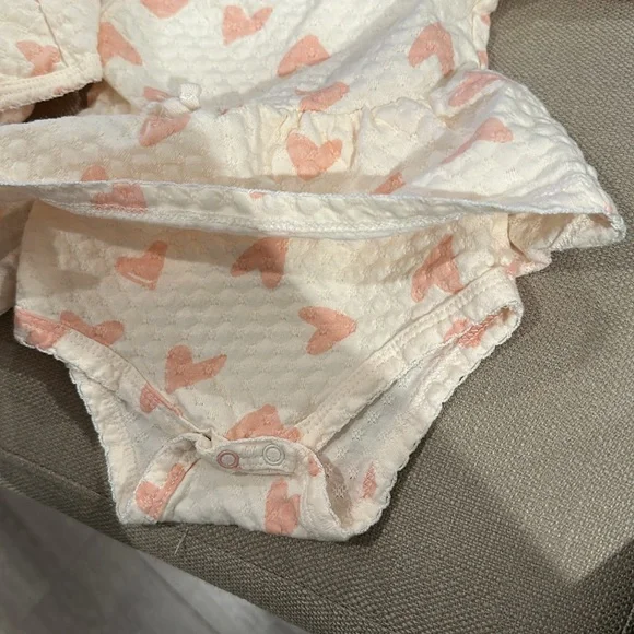 Onesie, heart, long sleeve, dress with bonnet - Picture 3 of 5